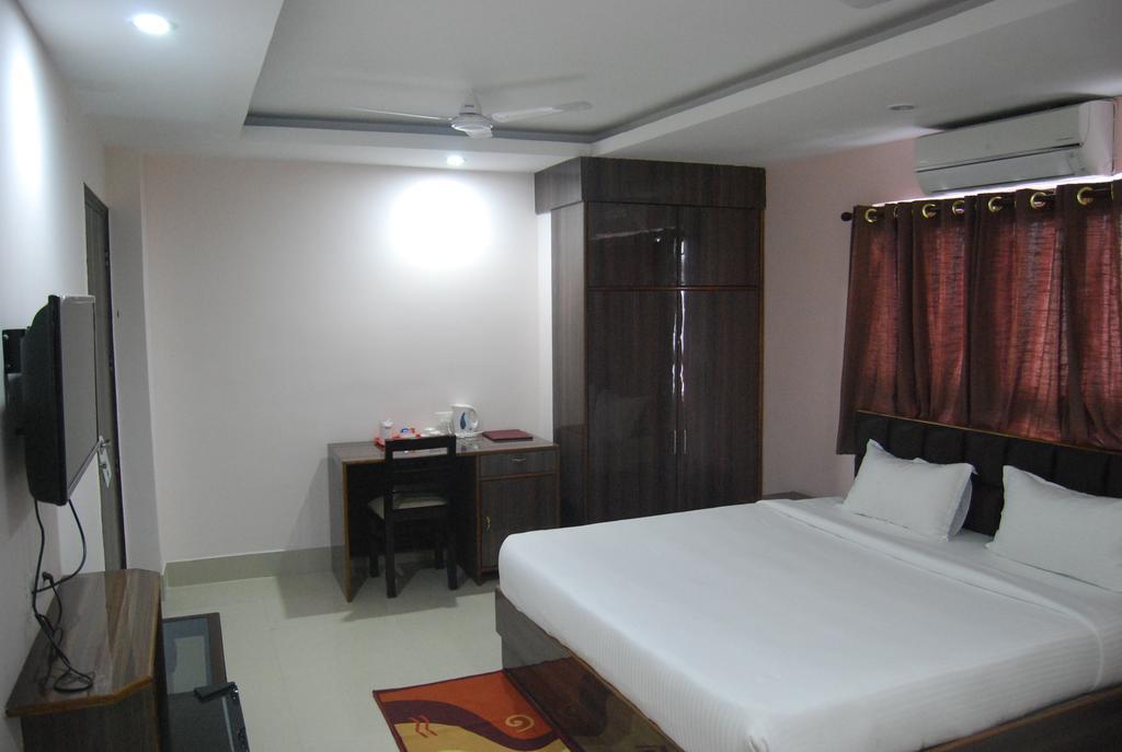 Hotel Grand Majesty Guwahati Pokój zdjęcie